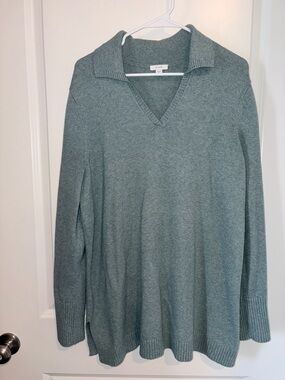 Vince Relaxed V-Neck Sweater in Dusty Teal